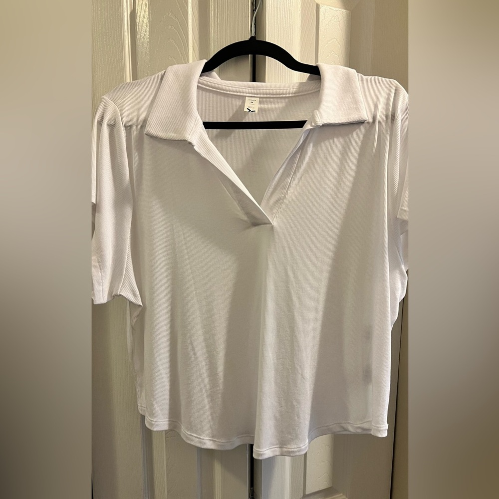 NWOT Old Navy Ultralite Cropped T-Shirt